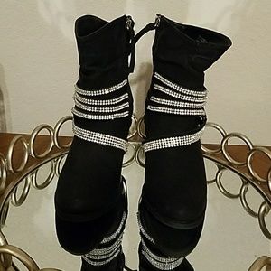 Daisy Fuentes Women's Western Boots w Rhinestones